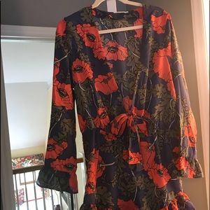 Tularosa floral romper, Size LARGE. NERVER WORN